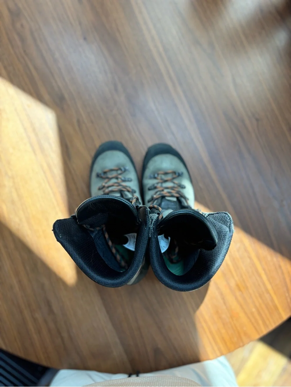 OG Schnee Men's Gray Hiking Boots with Black Accents